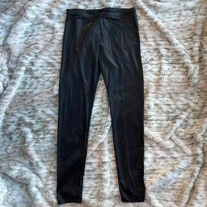 Love Culture Shiny Leggings